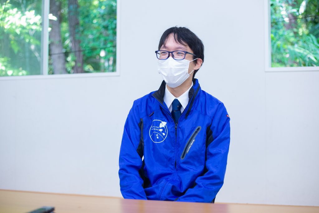 Macintosh HD:Users:nishimichi:Desktop:中実大谷さん_photo:IMG_8376.jpg